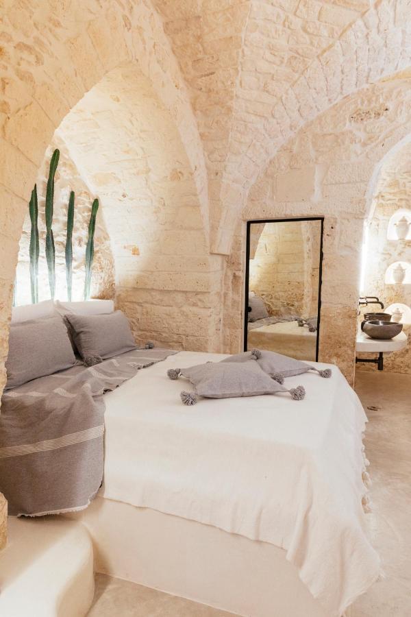 Alesia Luxury Cave Bed & Breakfast Ostuni Exterior foto