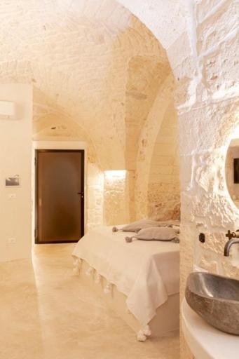 Alesia Luxury Cave Bed & Breakfast Ostuni Exterior foto
