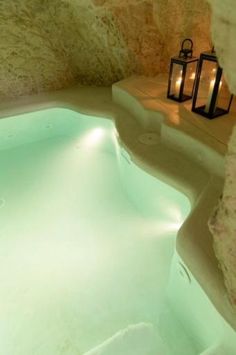 Alesia Luxury Cave Bed & Breakfast Ostuni Exterior foto
